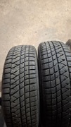 Kumho 215 70 r16 zima