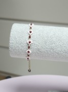 Pleciona bransoletka kwiatki pudrowy róż 