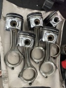 Tłoki z korbowodami 