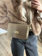 Skórzana torebka damska – beżowa, listonoszka