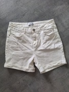 Białe krótkie spodnie damskie rozm. M (38)