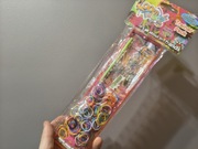 Zestaw gumek do robienia wzorów i bransoletek różowy