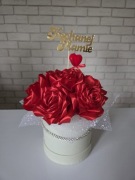 Flower Box „Kochanej Mamie” – ręcznie wykonany prezent z satynowych róż