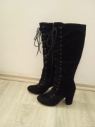 Czarne Sznurowane Kozaki Na Obcasie