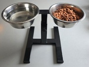 Sprzedam regulowany stojak pod miskę dla psa