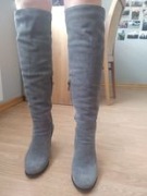 Szare długie piękne kozaki