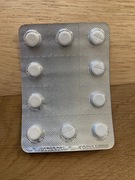 Tabletki alergia stan zapalny stawy pies kot oczy steryd jak dolfos