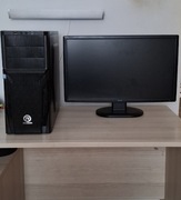 Komputer z monitorem