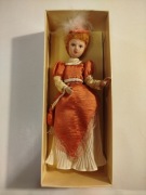 Lalka porcelanowa 18 cm. + gazetka