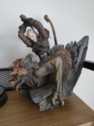 Wiedźmin 3 Figurka Kolekcjonerska Geralt walka z gryfem