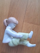 Figurka Dziewczynki Porcelana Aquincum Budapest