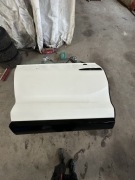 Dzwi prawe przod aston martin dbx