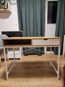 Minimalistyczne biurko Jysk drewno&biel