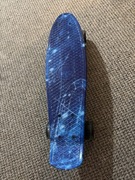 penny board, potocznie nazywany również fiszką