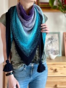 Piękna Chusta "Mech" na prezent. Rękodzieło na szydełku z chwostami