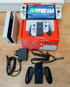 Nintendo Switch OLED Biała ideał jak Nowe z walizką.