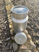 PRL - stara 3l sygnowana kanka aluminiowa 