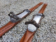 Stare drewniane narty Allgaubindung