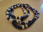 wisiorek naszyjnik kolia bransoletka koraliki z kenii  drzewo sandałowe