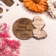 Magnes drewniany na Komunię z imieniem i datą. Podziękowanie dla Gości 