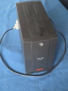 Zasilacz awaryjny UPS APC 700