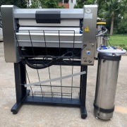 MASZYNA DO CZYSZCZENIA I SUSZENIA DYWANIKÓW SAMOCHODOWYCH