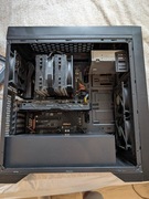 Komputer stacjonarny do pracy lub gier