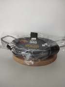 Patelnia grillowa żelazna 20 cm z deską do serwow.