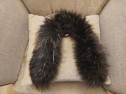 Kołnierz, futro naturalne z  jenotów 