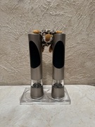 Młynki do soli i pieprzu Richmond COLE&MASON ceramiczne i ze stali węglowej