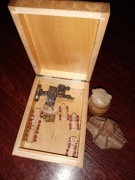 Figurki metalowe, Lajkonik, Rycerz i zamek oraz lokomotywy z drewna+kasetka