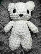 Mały miś amigurumi
