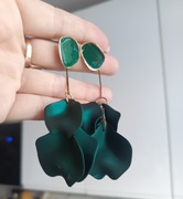 Nowe kolczyki stal nierdzewna zielono-szmaragdowe płatki wiszące