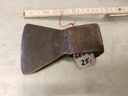 Stara  siekiera 663g. Krzywa 