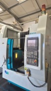 Doosan VM50 – Pionowe Centrum Obróbcze CNC (3-osiowe)