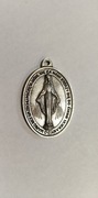 Medalik Niepokalanej 2.8 cm x 4.3 cm