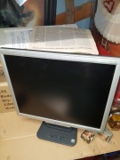 Stare monitory VGA - 14/15 cali