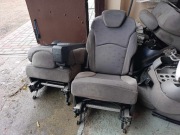 Fotele 807 tylne 2 i  3 rząd c8 fotel 3 sztuki 