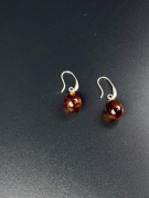Srebrne kolczyki z bursztynem - kulki