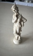 Figurka/ posąg replika rzeźby: "Tancerka z palcem przy brodzie”, ozdoba