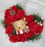 Zestaw prezentowy z świeczką Reniferem i różami, flowerbox