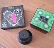 Podkład Huda oraz bronzer REVOLUTION + gratis