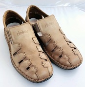 Szerokie skórzane sandały Riekier 40 beżowe nubuk