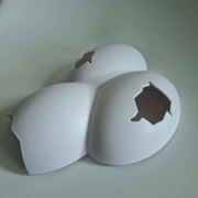 Biała jaskinia w kształcie jajka 