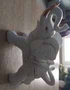 Figurka porcelanowego słonika z lat 80-tych 