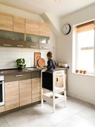 Wieża pomocnik Kitchen Helper Yoko 3w1 – z tablicą do rysowania