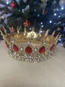 Korona tiara diadema złota z czerwonymi kryształkami