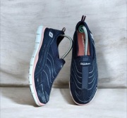 Markowe buty sportowe sneakersy Skechers Memory Foam r 39 wkładane