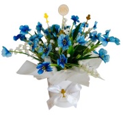 Pamiątka komunijna Flower Box Prezent sztuczne kwiaty kompozycja kwiatowa 