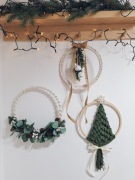 Wianek świąteczny z makramy handmade